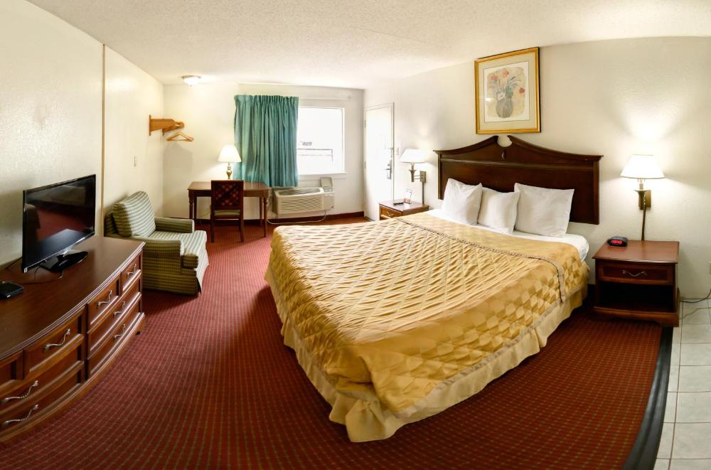 Deluxe Queen Studio  interior