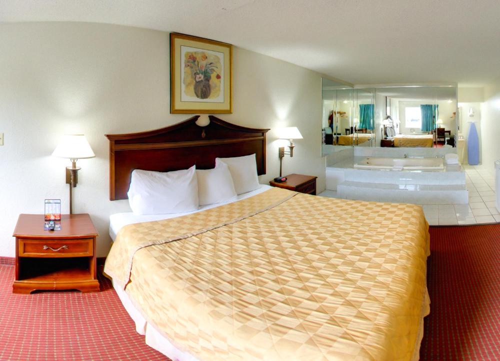 King Room with Spa Bath - Smoking interior